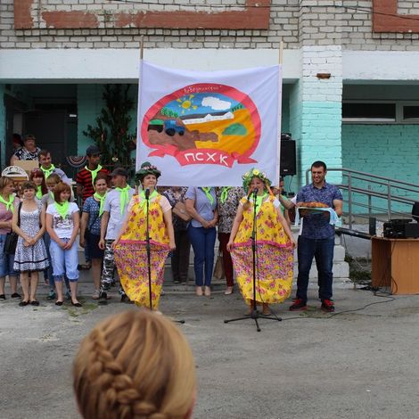 Праздничное шествие организаций – производственный сельскохозяйственный кооператив «Лебедкинский.